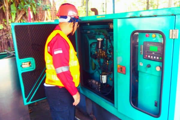 ilustrasi-riksa-uji-genset